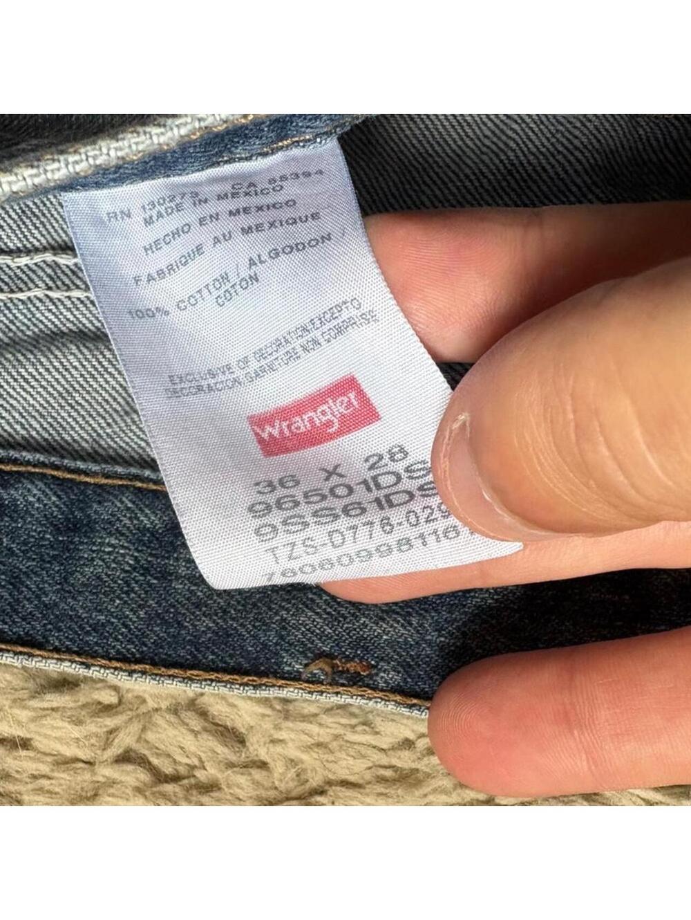 Fire Y2K simple essential wrangler baggy jeans. - Picture 2 of 2